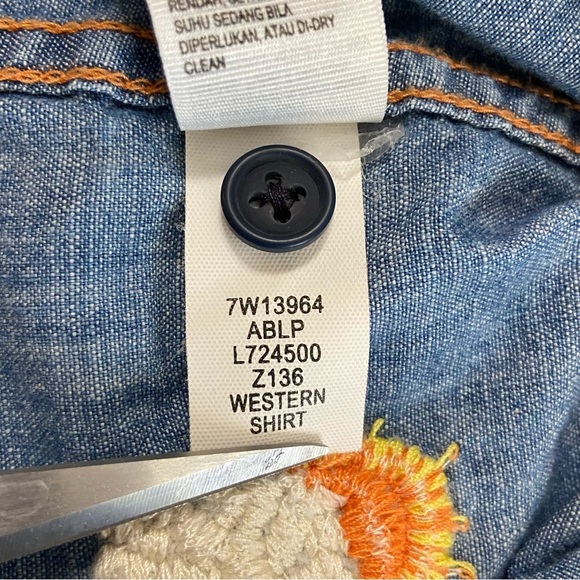 LUCKY BRAND / Embroidered Chambray Western Shirt Long Sleeve Button Down Size M - Picture 8 of 14